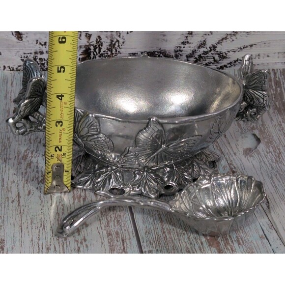 Arthur Court Gravy Boat with Ladle / Butterfly Motif  1999 - 10 in by 5 in - Picture 10 of 17